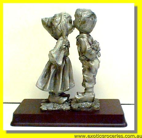 Lovely Couple Figure 6.5\"H